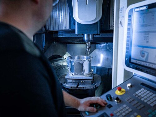 CNC-Fräsen bei WEFO-TEC in Markt Erlbach